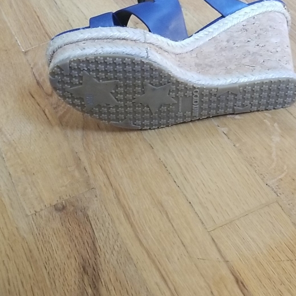 Jimmy Choo Wedge Sandal - Picture 15 of 16